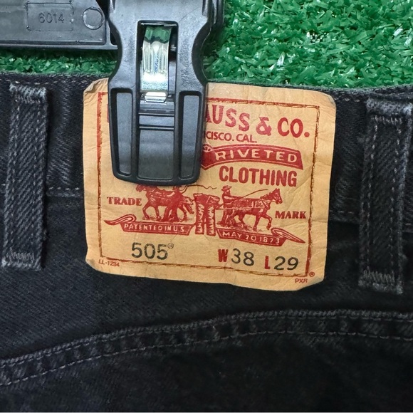 Levi's Black Straight Jeans Classic Style - Picture 4 of 4